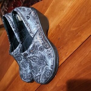 CLOGS Gteat For NURSE